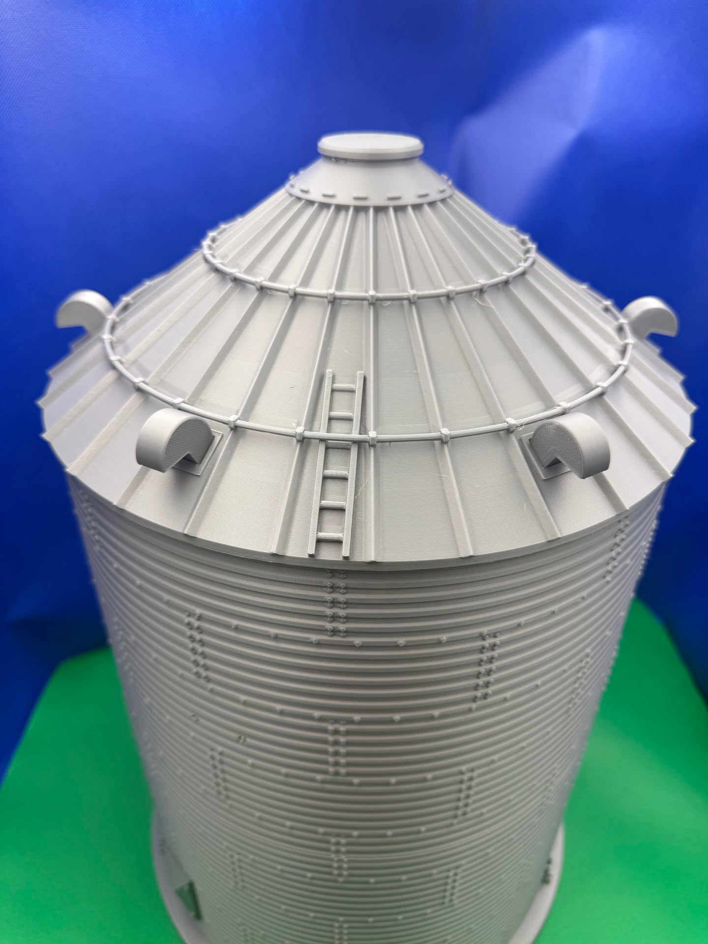 1/16 Scale Model Toy Grain Bin
