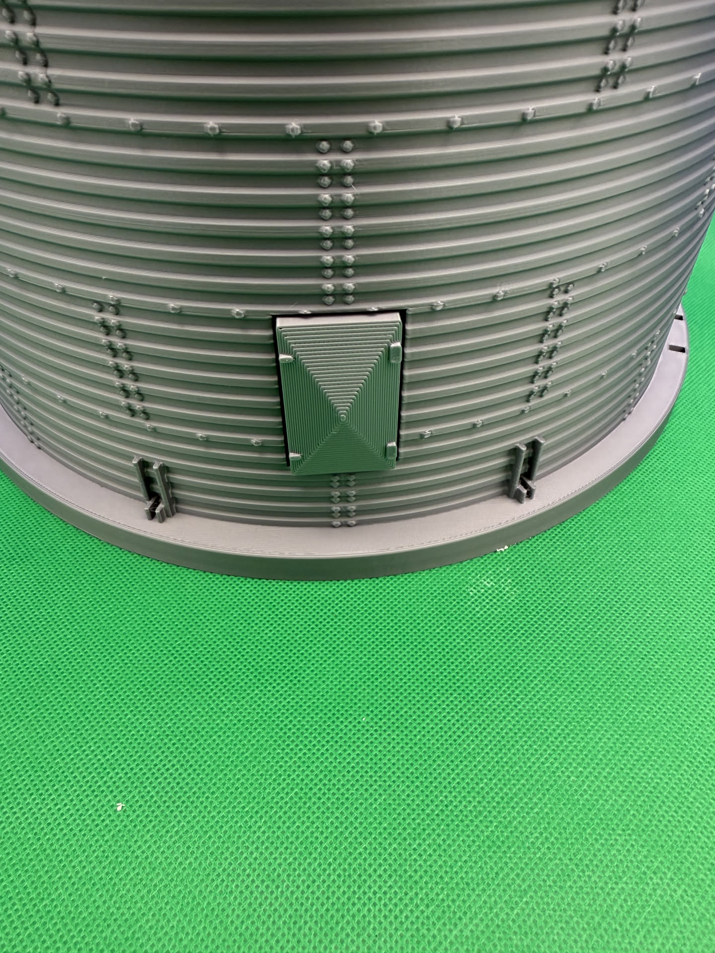 1/16 Scale Model Toy Grain Bin