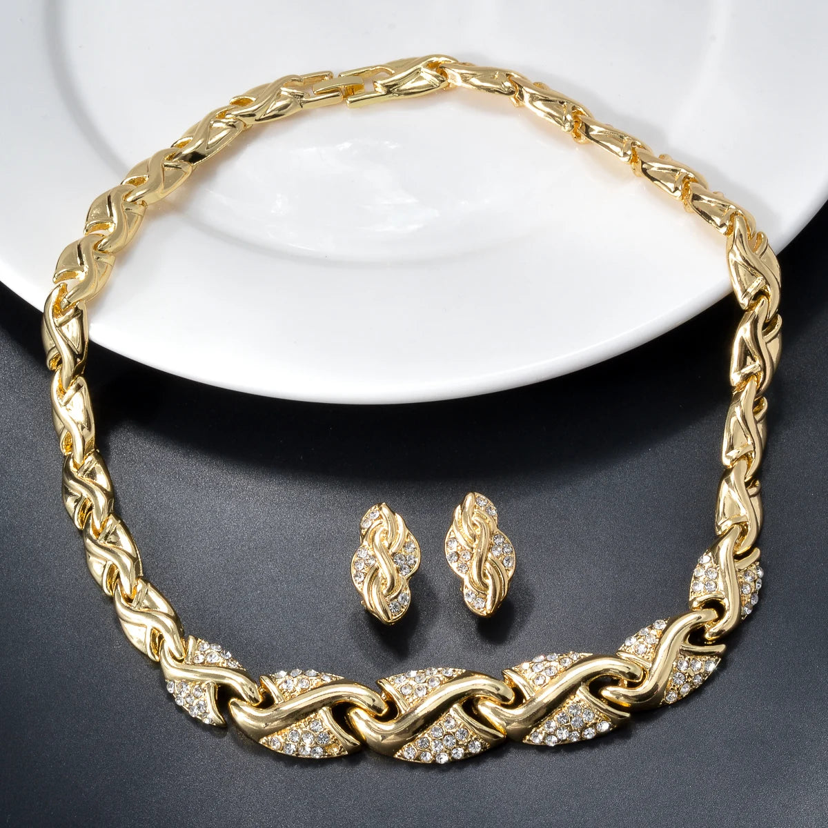 Dubai 18K Gold Plated Jewelry Set Women Luxurious Necklace Earrings Bracelet Ring 4pcs Bride Wedding Party Jewelry Set Gift