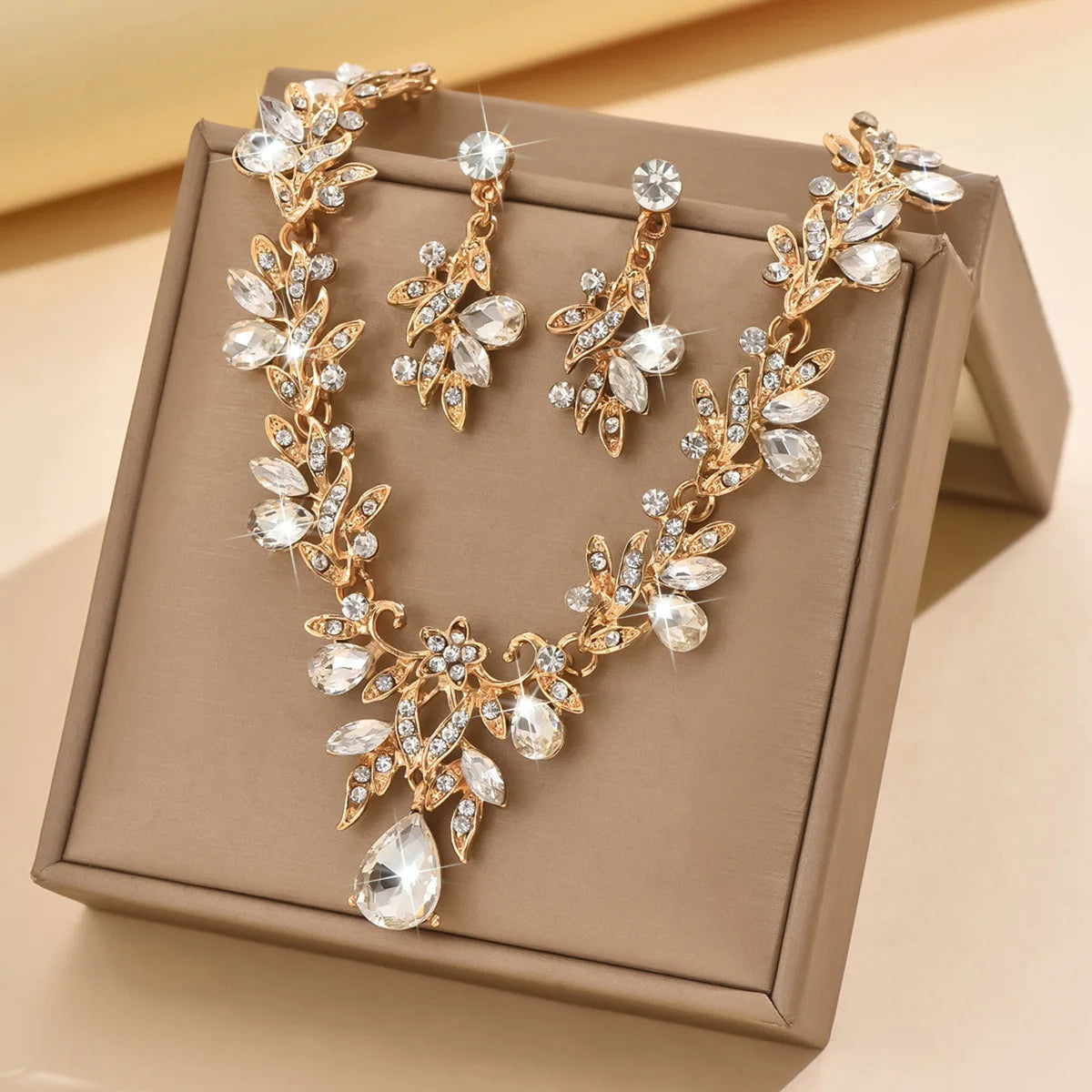 Wholesale Bridal Jewelry Set for Wedding Dress, Alloy Choker Necklace and Earrings Set for Women, Elegant Bride Accessories in S